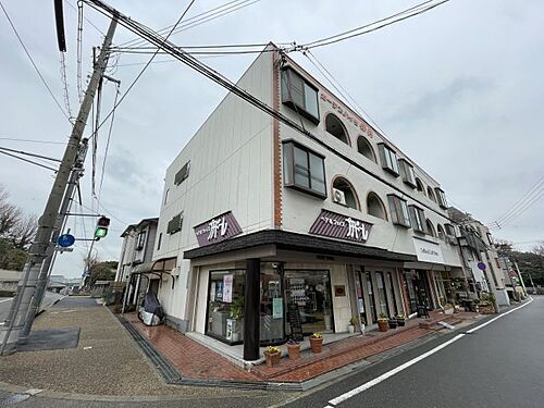 兵庫県伊丹市清水２丁目 築43年8ヶ月 3階建