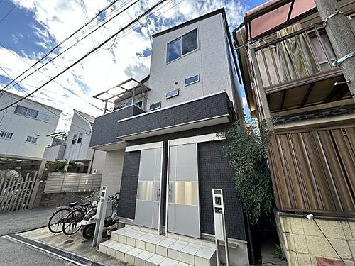 兵庫県尼崎市長洲中通２丁目 3階建 築10年