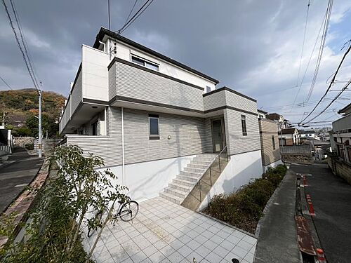 兵庫県神戸市兵庫区梅元町 築10年 2階建