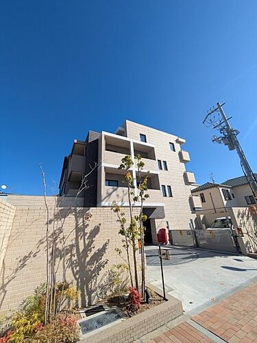 兵庫県芦屋市清水町 築3年9ヶ月 4階建
