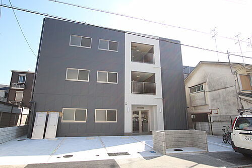 兵庫県尼崎市金楽寺町２丁目 3階建 築8年2ヶ月