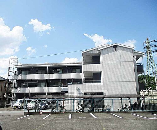 京都府宇治市莵道田中 3階建