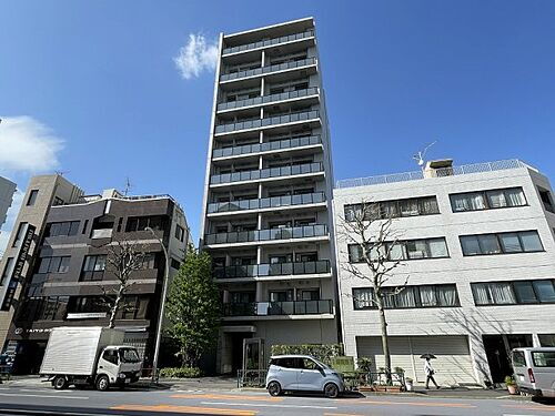 東京都新宿区早稲田町 11階建