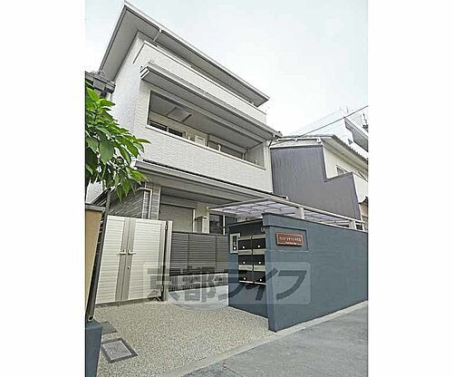 京都府京都市伏見区御駕籠町 築5年5ヶ月 3階建