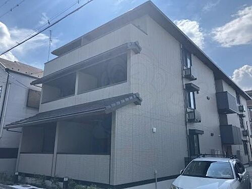 京都府京都市伏見区新町１１丁目  3階建