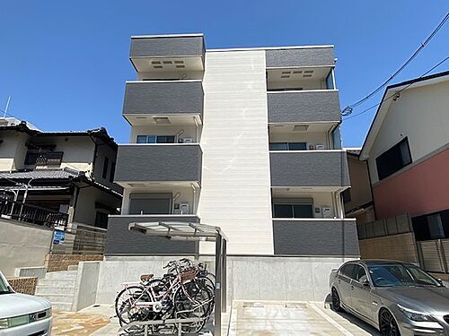 兵庫県尼崎市上ノ島町１丁目 3階建 築4年4ヶ月