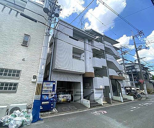 京都府京都市右京区松原通春日西入西院西寿町 築37年9ヶ月 4階建