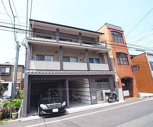 京都府京都市東山区本町７丁目 築12年10ヶ月 3階建