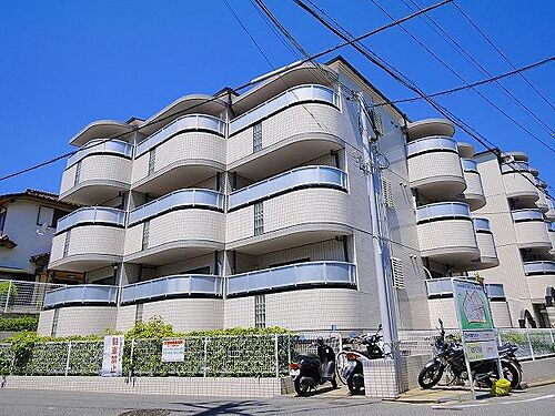奈良県奈良市あやめ池南２丁目 4階建 築31年10ヶ月