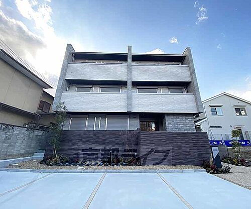 京都府長岡京市神足２丁目 築1年未満 3階建
