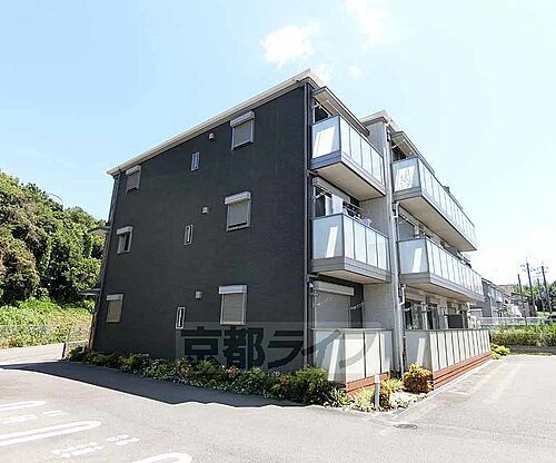 京都府京都市伏見区久我石原町 築7年10ヶ月 3階建