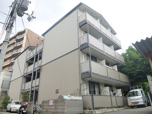 京都府京都市東山区福稲高原町 築17年4ヶ月 4階建