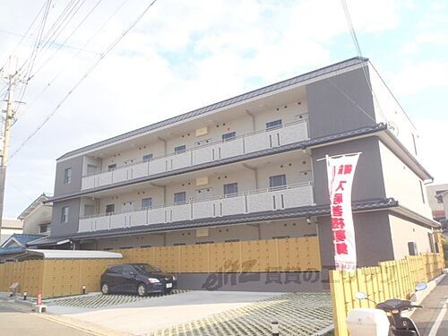 京都府向日市寺戸町 築11年11ヶ月 3階建