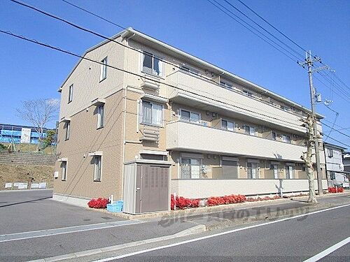 滋賀県甲賀市水口町名坂 3階建 築6年6ヶ月