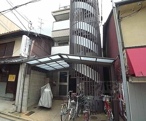 京都府京都市東山区松原通大和大路東入２丁目轆轤町 築39年8ヶ月 3階建