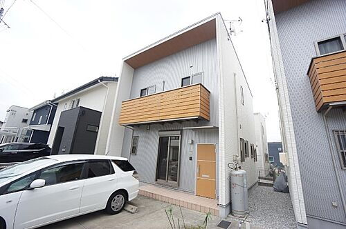 鶴松レジデンス 2階建