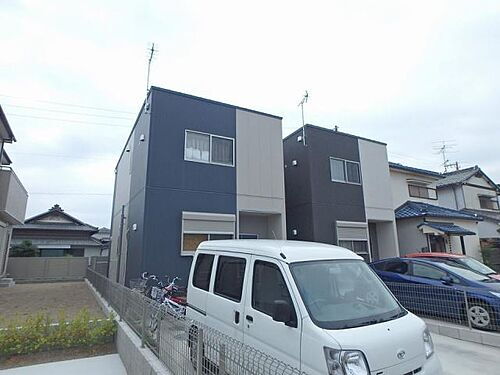 愛知県稲沢市六角堂東町３丁目 テラスハウス