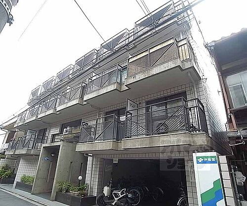 京都府京都市中京区黒門通蛸薬師下る下黒門町 4階建