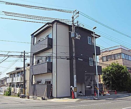 京都府京都市伏見区桃山井伊掃部東町 築10年7ヶ月 3階建