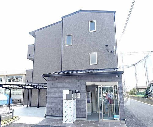 京都府京都市右京区太秦馬塚町 築5年4ヶ月 3階建