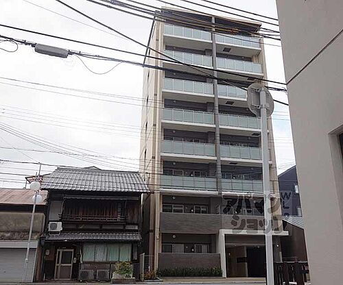 京都府京都市南区東九条北烏丸町 築6年9ヶ月 8階建