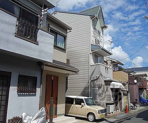 京都府京都市西京区下津林北浦町 築26年9ヶ月 3階建