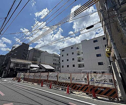 京都府京都市中京区押小路通富小路東入橘町 地上5階地下1階建