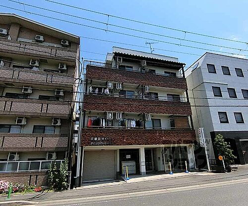 京都府京都市右京区西京極堤外町 賃貸マンション