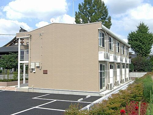 レオパレスグリーンヒルズ 2階建
