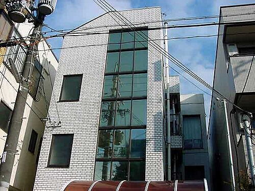 京都府京都市山科区御陵大津畑町 3階建