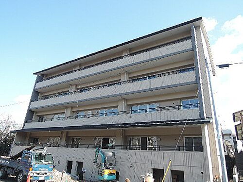 京都府京都市伏見区北浜町 築4年10ヶ月 4階建