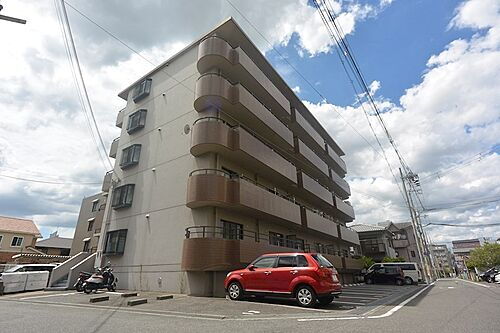 サンドミール泉 5階建