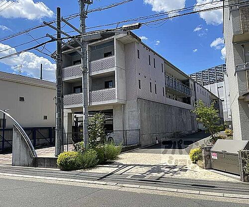 京都府長岡京市久貝１丁目 築27年10ヶ月 3階建