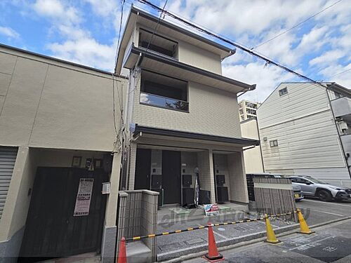 京都府京都市中京区錦小路通堀川西入吉野町 3階建 