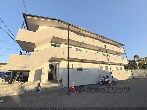 京都府京都市伏見区深草大亀谷六躰町 築33年9ヶ月 3階建