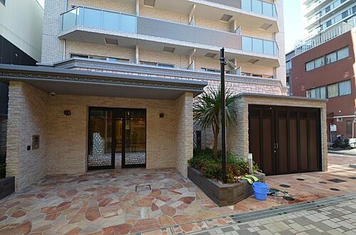 兵庫県神戸市中央区日暮通１丁目 15階建 築2年1ヶ月