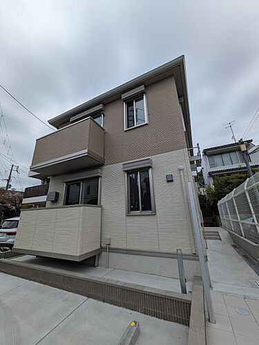 兵庫県神戸市東灘区本山北町６丁目 2階建 築1年9ヶ月