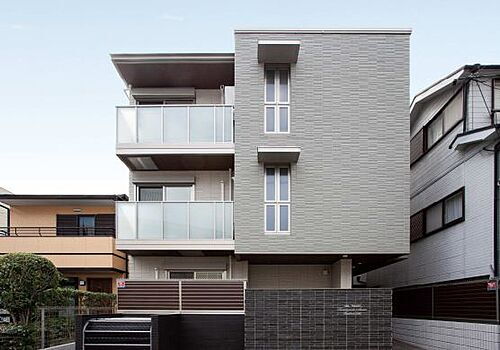 兵庫県西宮市甲子園口１丁目 3階建 築4年4ヶ月