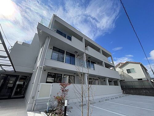 兵庫県伊丹市稲野町１丁目 3階建 築2年12ヶ月