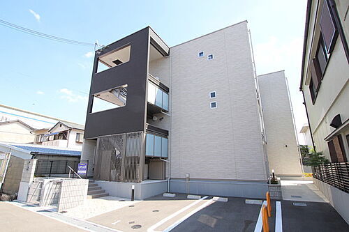 兵庫県尼崎市東本町３丁目 3階建 築8年6ヶ月