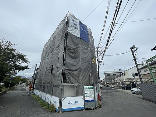 兵庫県尼崎市長洲中通３丁目 3階建 