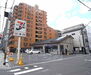 セブンイレブン 京都出世稲荷前店まで98m ガレージ広々、交差点の角で出入りしやすいですよ。