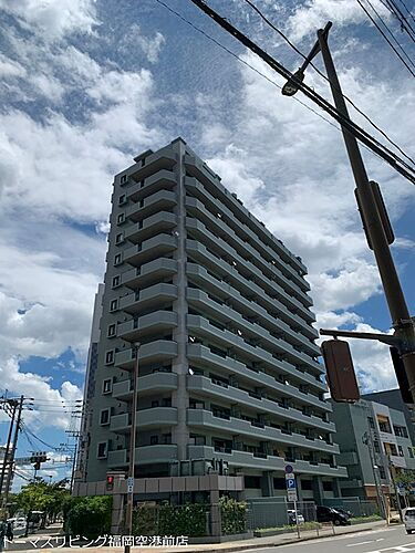 アンピール県庁駅前