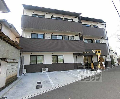 京都府京都市右京区西京極西川町 3階建 築4年10ヶ月