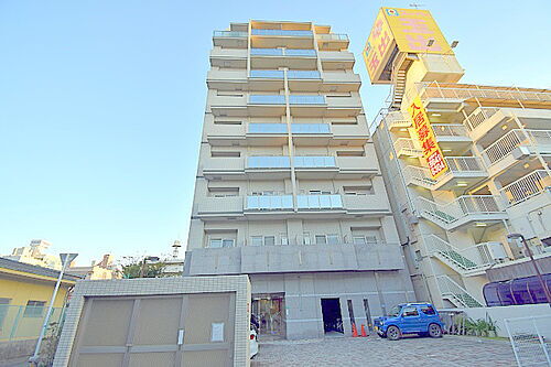 プルメリア新大阪 9階建