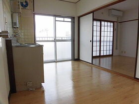 居間