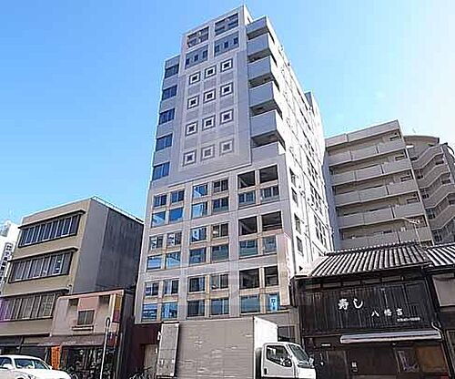 京都府京都市下京区唐津屋町 9階建