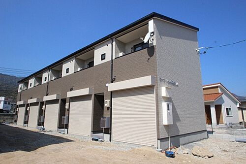 広島県大竹市黒川１丁目 2階建