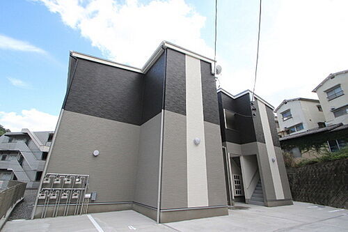 広島県広島市西区己斐上３丁目 2階建