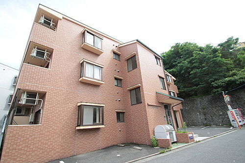 広島県広島市西区己斐西町 3階建